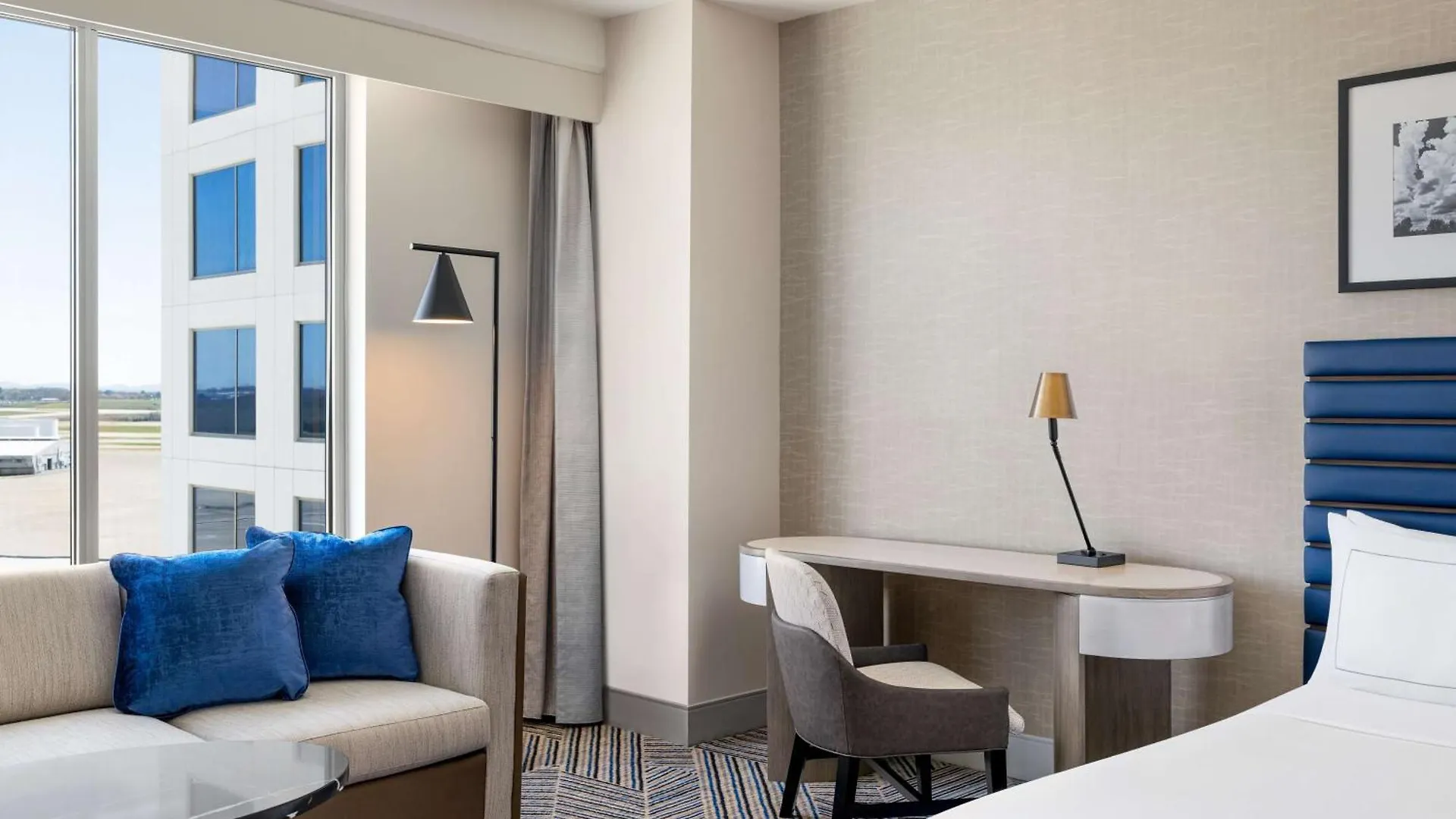 Hilton Bna Nashville Airport Terminal 4*,