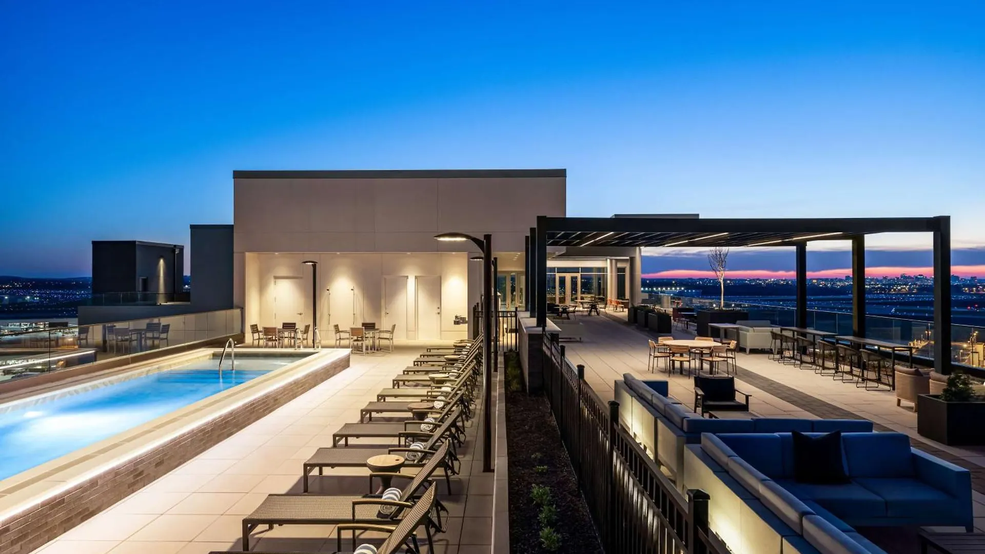 Hilton Bna Nashville Airport Terminal 4*,