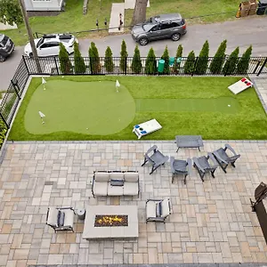 Holiday home Hottub,2milestobway,4kbeds,3futons,safe