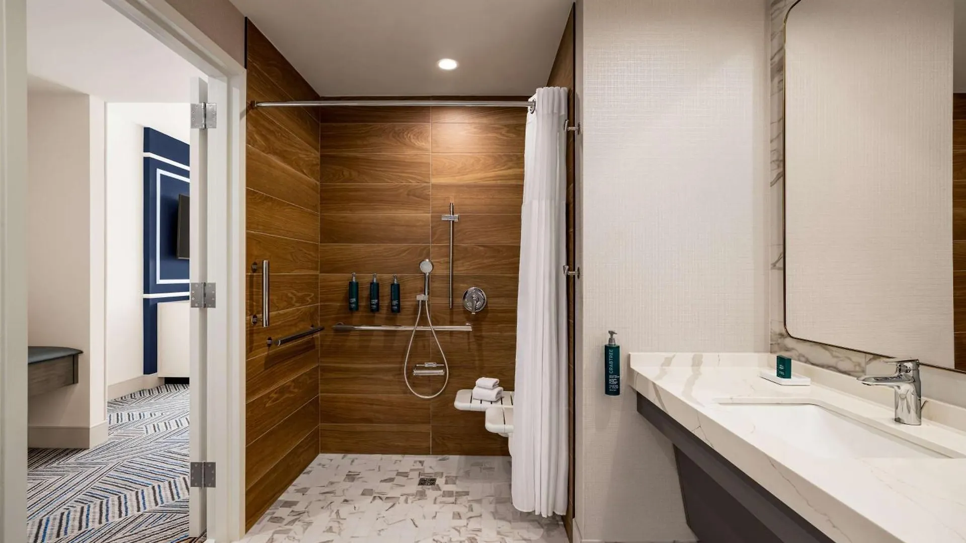 Hilton Bna Nashville Airport Terminal Hotel